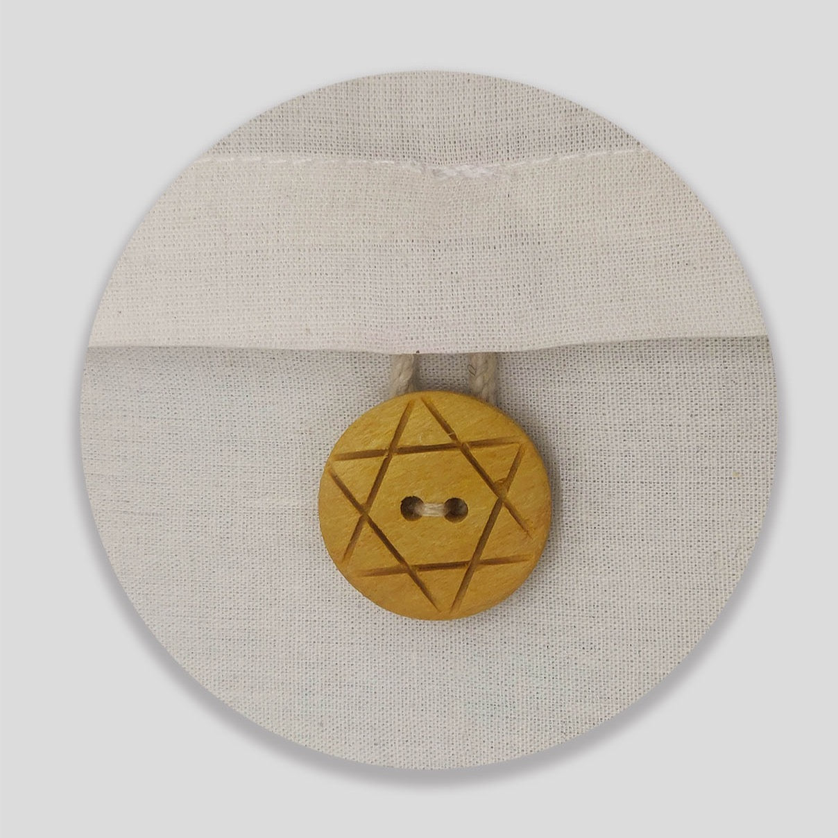 wooden button saree cover